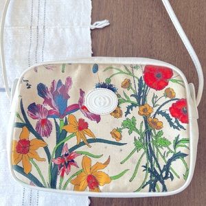 Vintage 80s RARE GUCCI FLORA Floral Insects Flower White Leather Crossbody bag